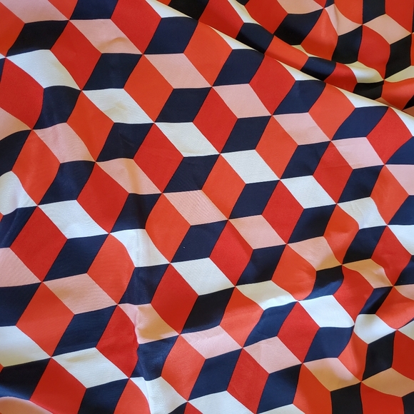 🌼SOLD🌼Women's Michael Kor 100% silk scarf NWT - Picture 3 of 8